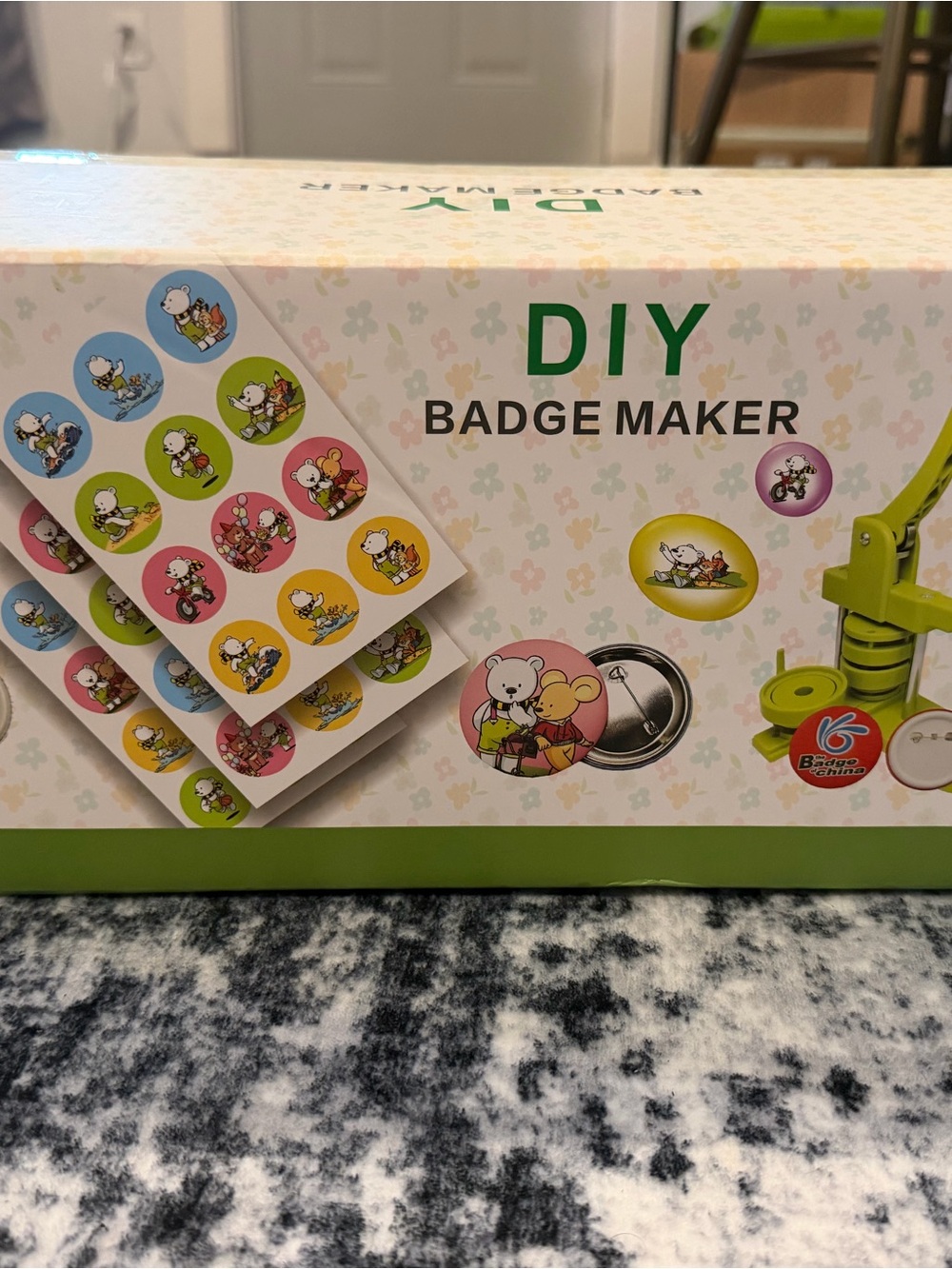 DIY Badge Maker Kids Craft Kit - Green - Picture 4 of 6